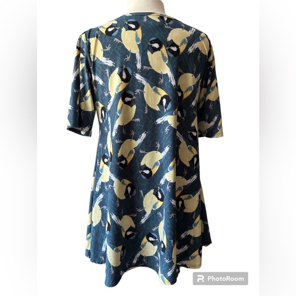 EUC LuLuRoe Yellow Bird T-Shirt Women’s Size Medium - Picture 3 of 8